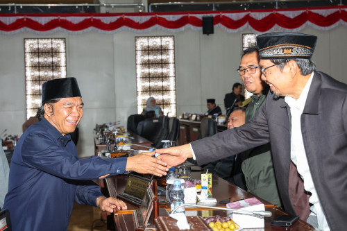 Pj Gubernur Banten Al Muktabar Tegaskan Pandangan Umum Fraksi Dprd