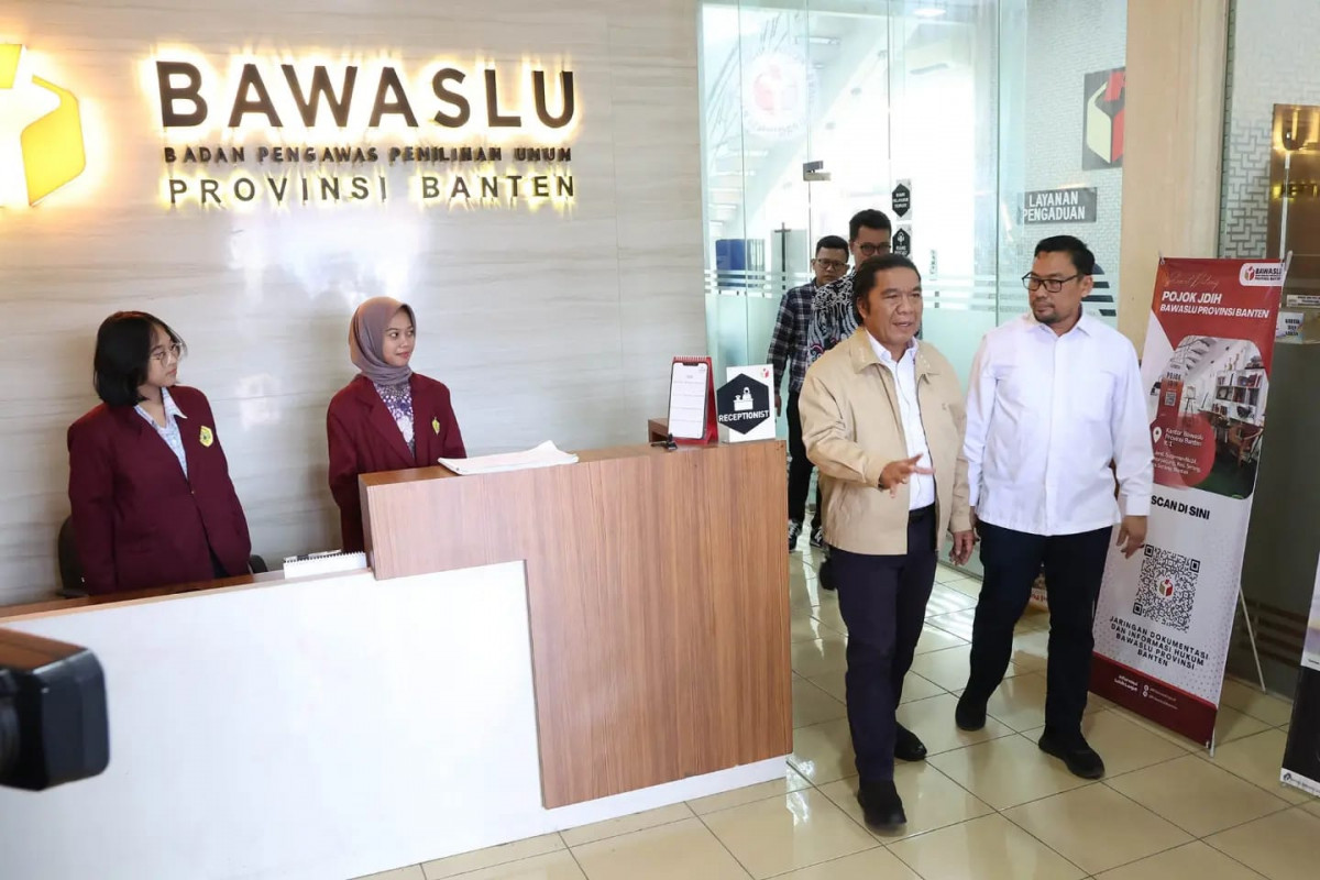 Kunjungi Bawaslu, Pj Gubernur Banten Al Muktabar Pastikan Stabilitas Daerah Terjaga