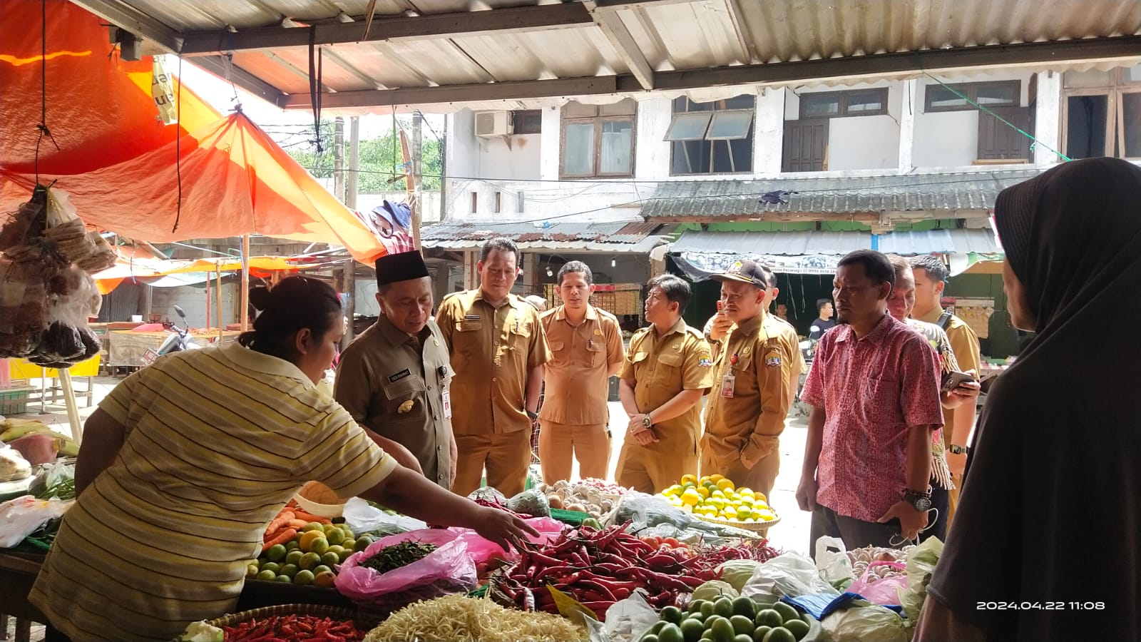 Pantau harga sembako di pasar lama, Pj Wali Kota Serang Yedi Rahmat pastikan akan upayakan harga