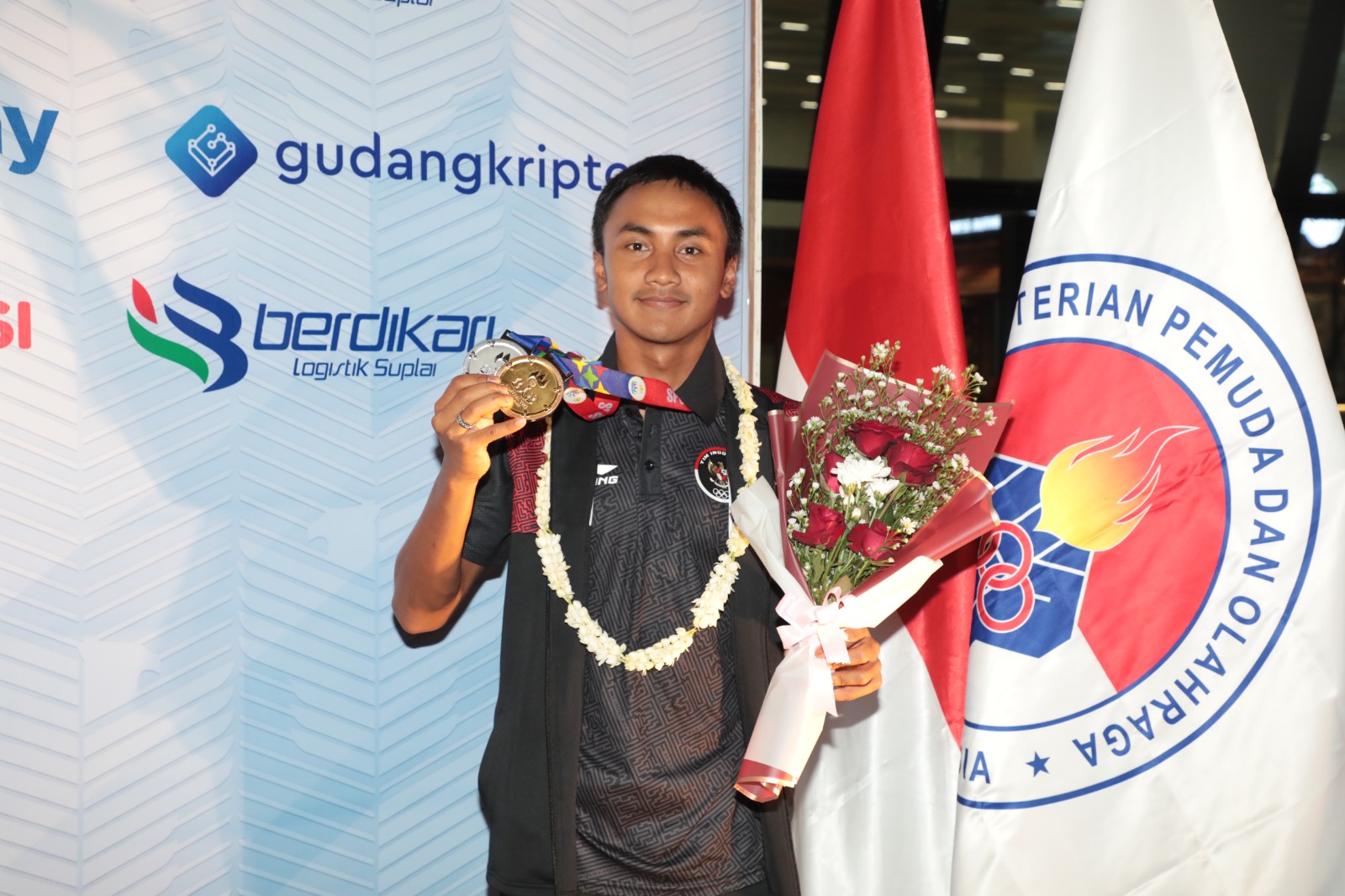 Emas Pertama Atlet Triathlon Rashif di SEA Games 2023 Kamboja Dipersembahkan Untuk Masyarakat Indonesia