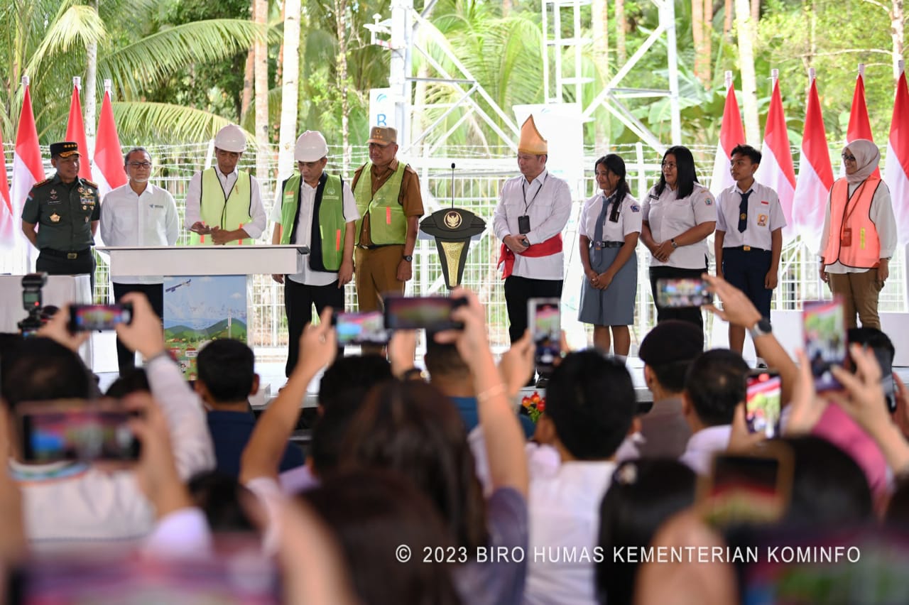 Presiden Jokowi Resmikan Pengoprasian Sinyal BTS 4G 