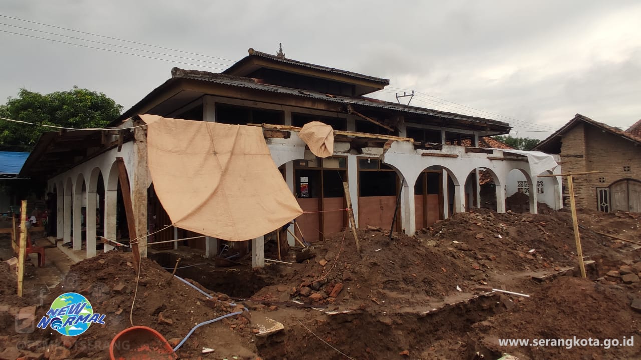 Peletakan Batu Pertama Renovasi Masjid Baitul Mumin