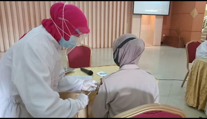 Simulasi Penyuntikan Vaksin Covid-19 di Kota Serang