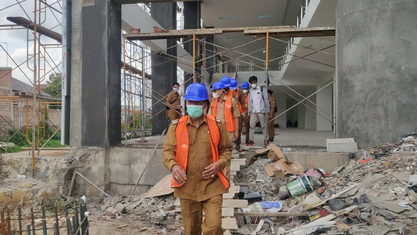 Wali Kota Serang tinjau pembangunan Gedung Juang 45 dan Gedung Perpustakaan Daerah Kota Serang. 