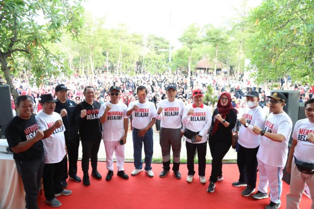 Semarakkan Merdeka Belajar, Walikota Serang lepas ratusan peserta Jalan Santai