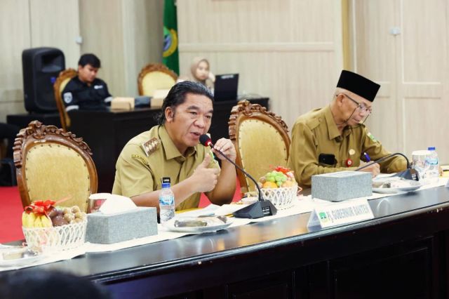 Pj Gubernur Banten Al Muktabar Ajak Masyarakat Gemar Makan Ikan