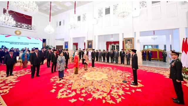 Presiden Jokowi Anugerahkan Tanda Kehormatan bagi 18 Tokoh