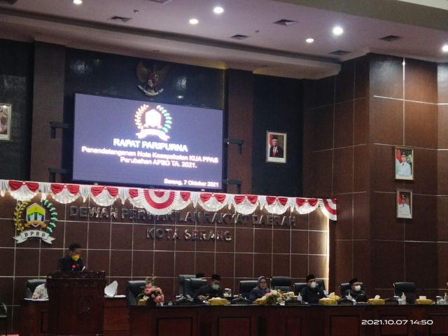 Fraksi partai demokrasi Indonesia Perjuangan PDIP menjadi Juru Bicara Rapat Paripurna : Penandatanganan Nota Kesepakatan KUA PPAS Perubahan APBD TA. 2021