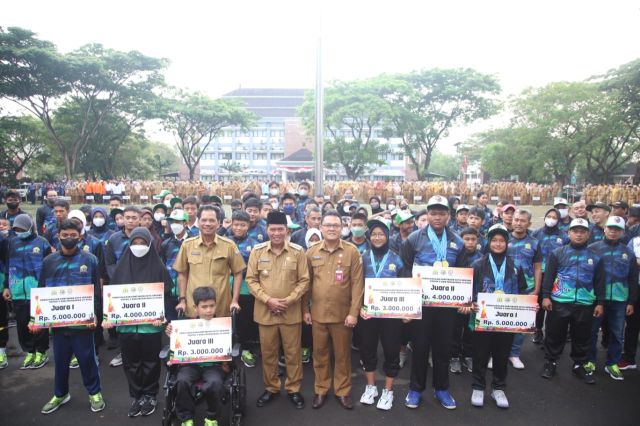 Syafrudin berikan apresiasi bagi atlet berprestasi Kota Serang.