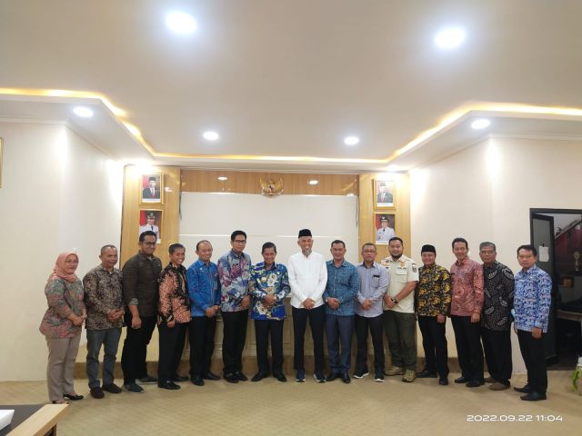 Syafrudin: menerima Kunjungan Walikota Dumai, Provinsi Riau