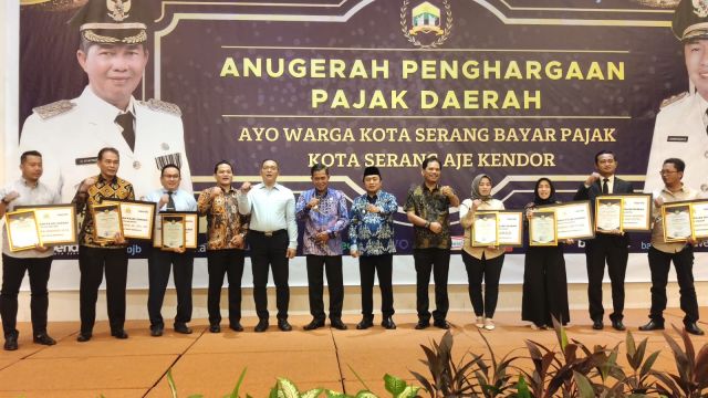 Penganugherahan Penghargaan Pajak Daerah Kota Serang.