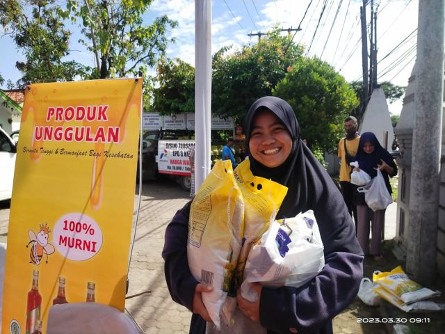 Kembali digelar Operasi Pasar/Bazzar Ramadhan di 6 Lokus di Kota Serang. Harga pasti lebih murah ketimbang di Pasaran.