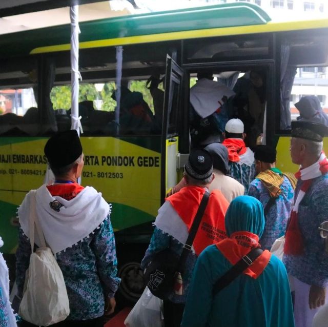 Kloter 53 JKG Kota Serang Tiba di Embarkasi Asrama Pondok Gede.