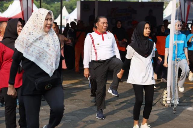 Pj Gubernur Banten Al Muktabar Ikuti Senam Sehat Peringatan Hari Koperasi ke-76