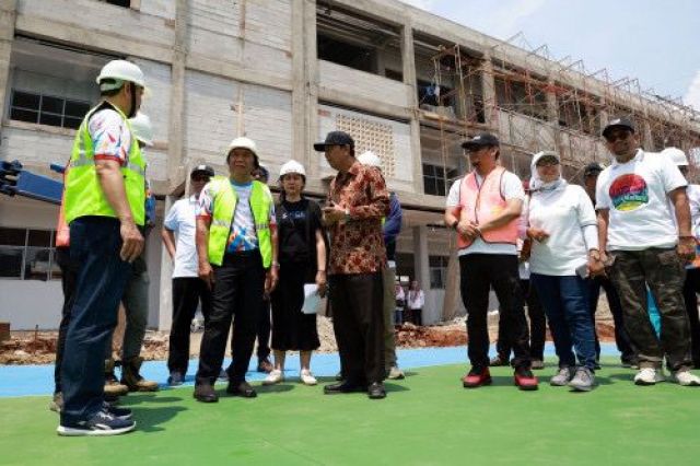 Tingkatkan SDM, Pj Gubernur Banten Al Muktabar Tinjau Pembangunan 2 SMK di Kota Tangsel