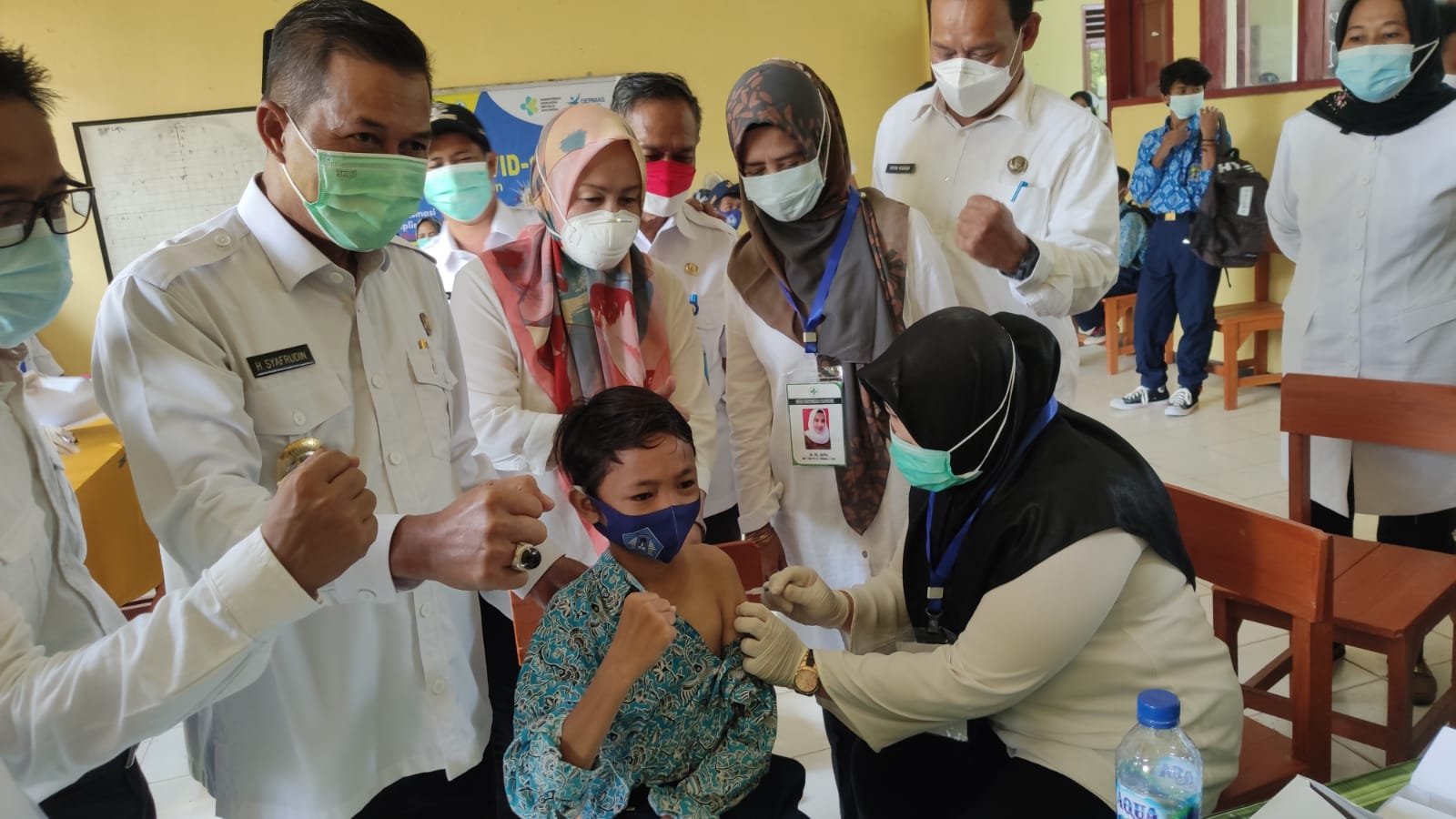 Siswa-siswi SMPN 5 Kota Serang di vaksin.