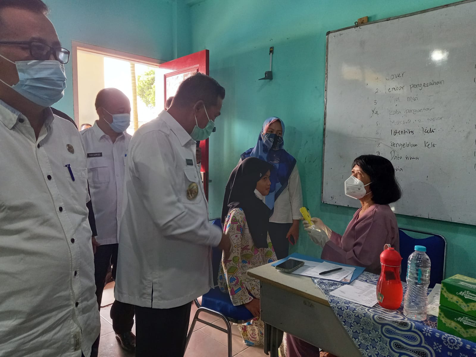 Vaksinasi pelajar SMP di Kota Serang menyentuh angka 10.000.