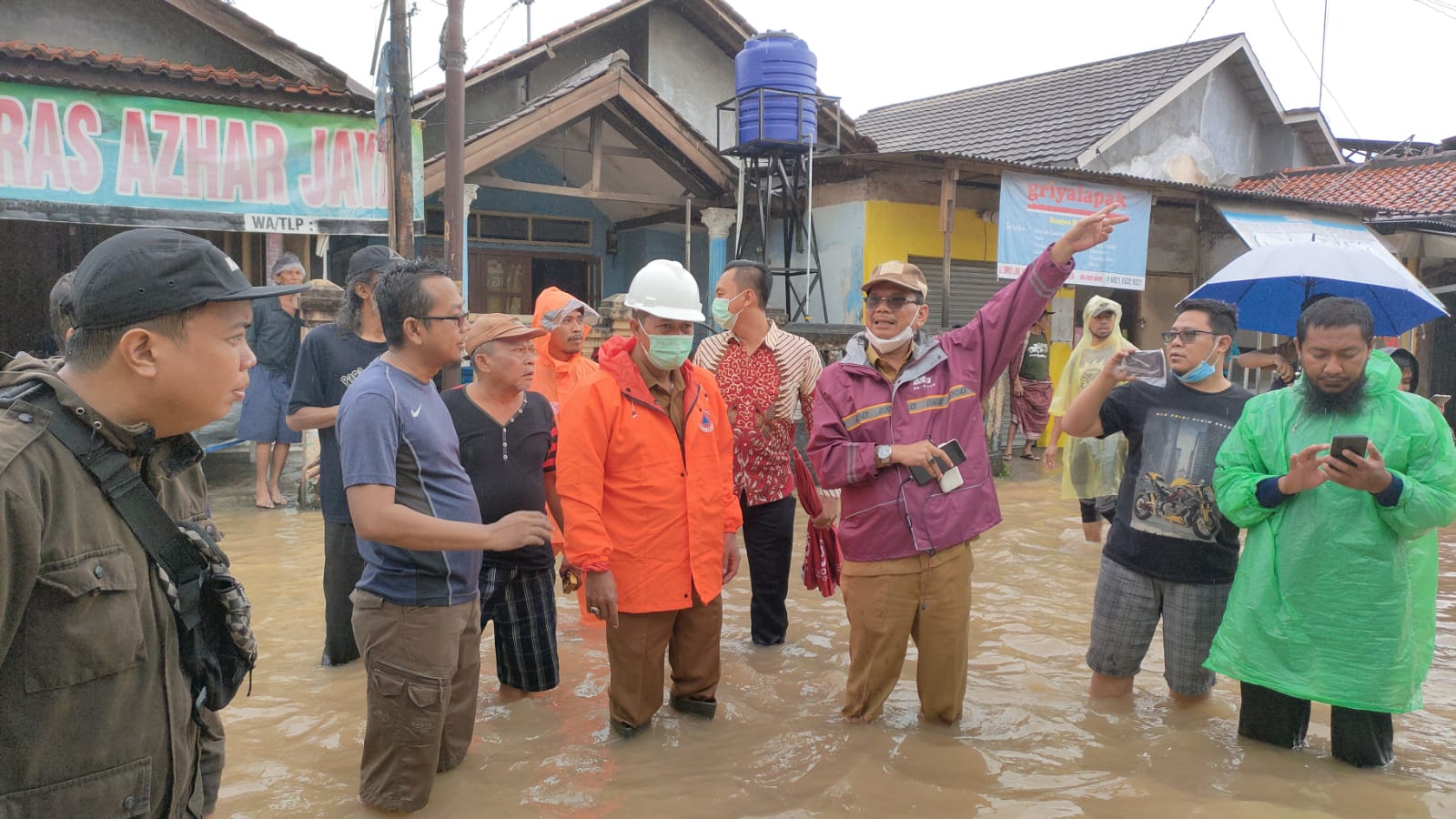 Pemkot Serang terus berupaya mempercepat proses penanggulangan banjir di beberapa wilayah Kota Serang