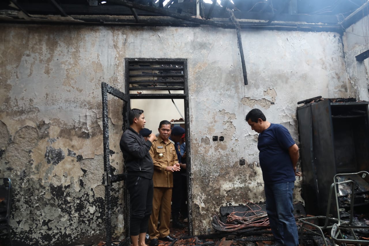 Pasca tragedi kebakaran Kantor Dinkopukmperindag Kota Serang, Syafrudin tinjau langsung.