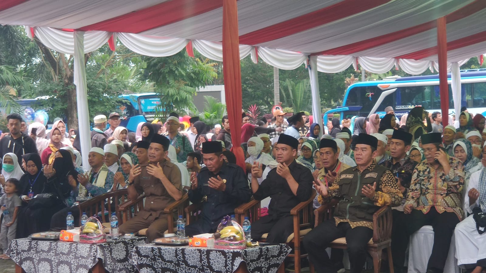 Wali Kota Serang Syafrudin sambut kepulangan Kloter 5 Jamaah Haji Kota Serang.