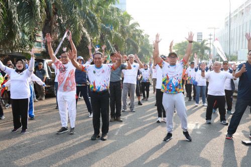 Senam Sehat Bersama, Pj Gubernur Banten Al Muktabar Ajak Masyarakat Jaga Kesehatan
