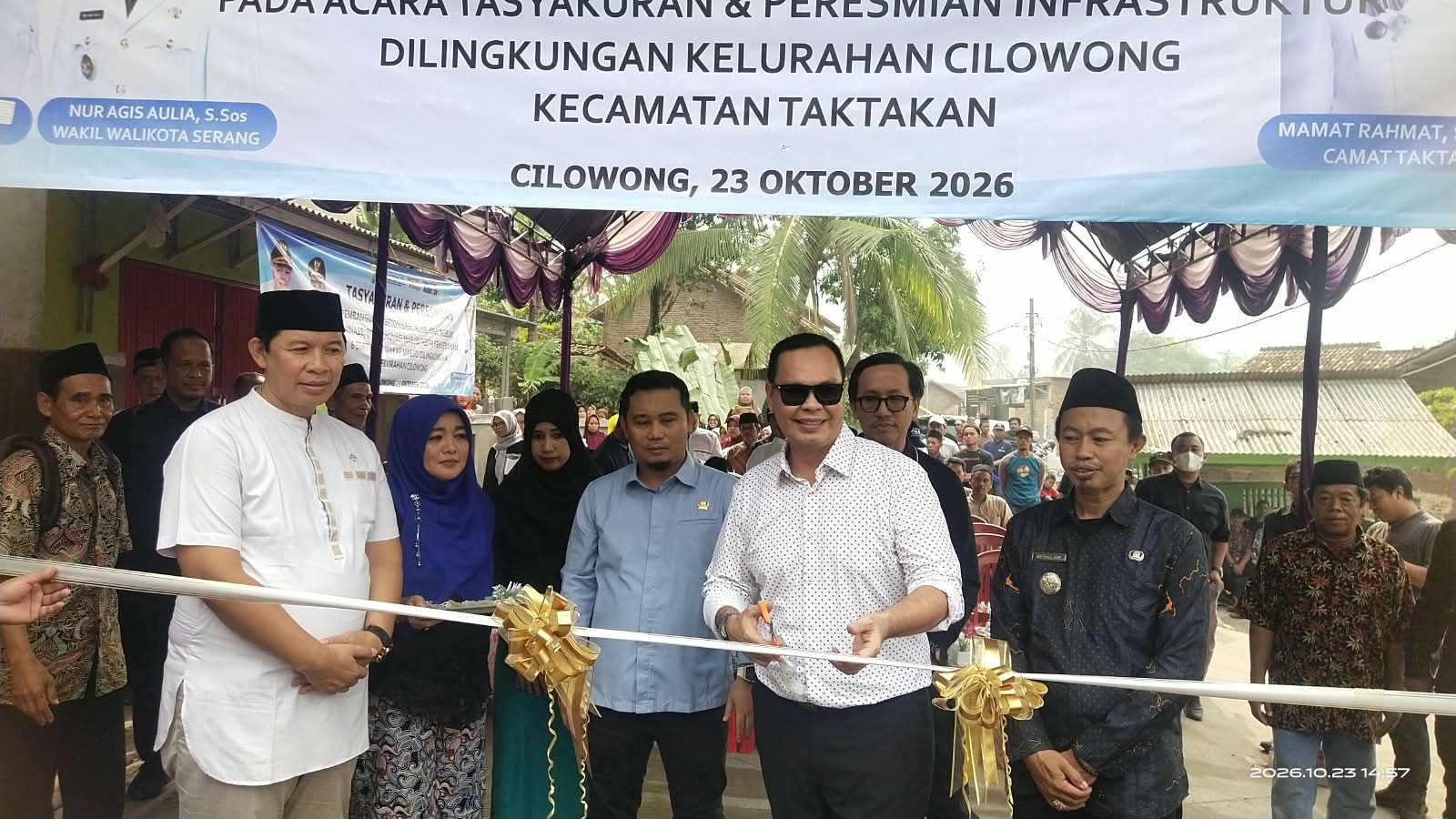 Double Manfaat di Pasir Gadung: Warga Syukuran Jalan Beton Mulai Dibangun, Wali Kota Serang Serahkan Sertifikat Hibah Masjid dan Musholla